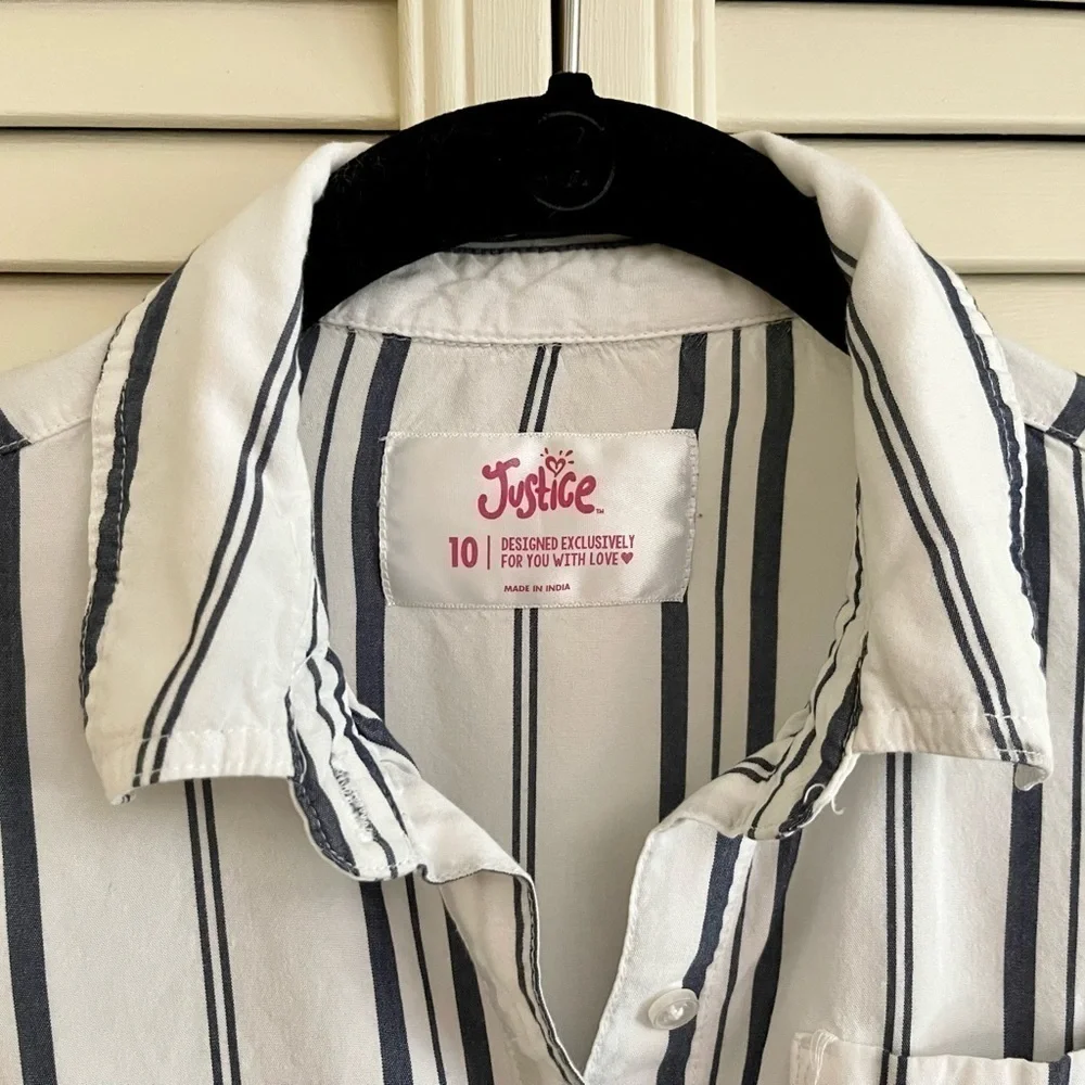 JUSTICE, GIRLS STRIPE TOP. SIZE 10.